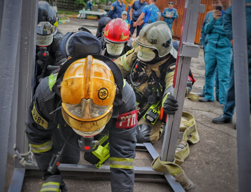 В столице стартовали соревнования на лучшее звено газодымозащитной службы